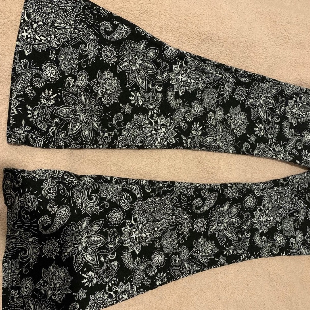 whimsigoth/boho bandanna flare leggings